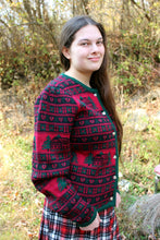 Load image into Gallery viewer, The Eagles Eye Wool Country Home &amp; Hearts Vintage Sweater M