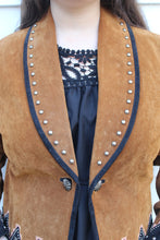 Load image into Gallery viewer, Vintage Western Studded Cropped Leather Jacket L